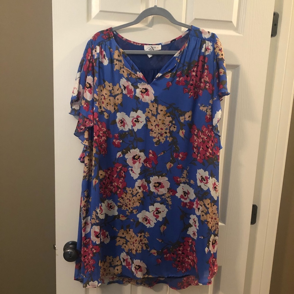 Very cute blue floral dress!